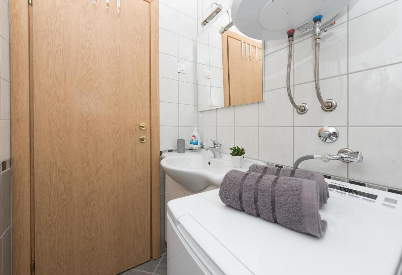 Deluxe 3 Bedroom Apartment With Sea View Baška Voda Kültér fotó